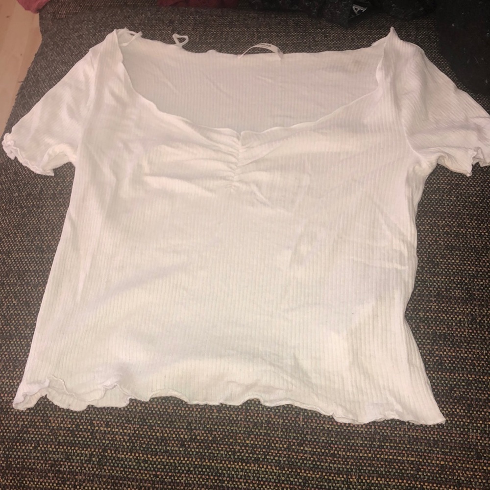 White T-shirt with ruffles